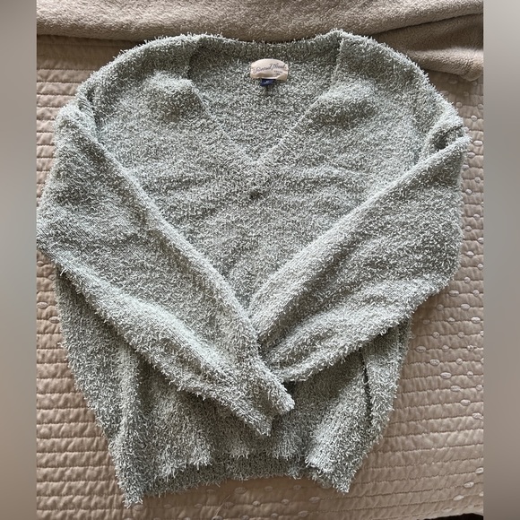 Universal Thread Sweater - Picture 3 of 3